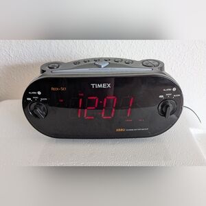 Timex Black and Red LED Digital Clock Radio AM FM Battery Backup